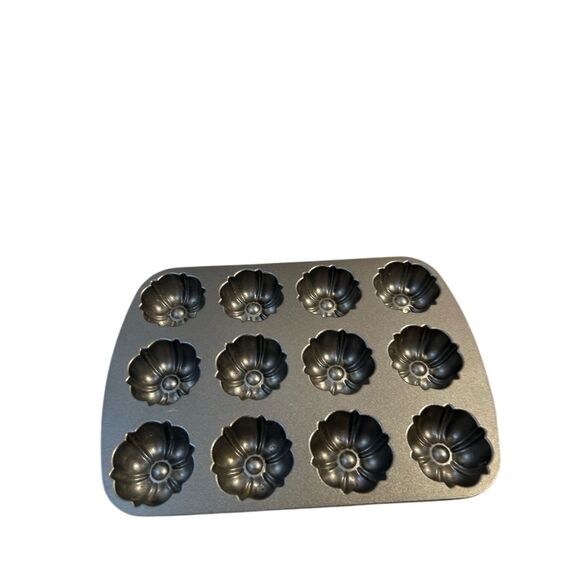 Nordic ware bunt cake cupcake pan - Picture 1 of 7